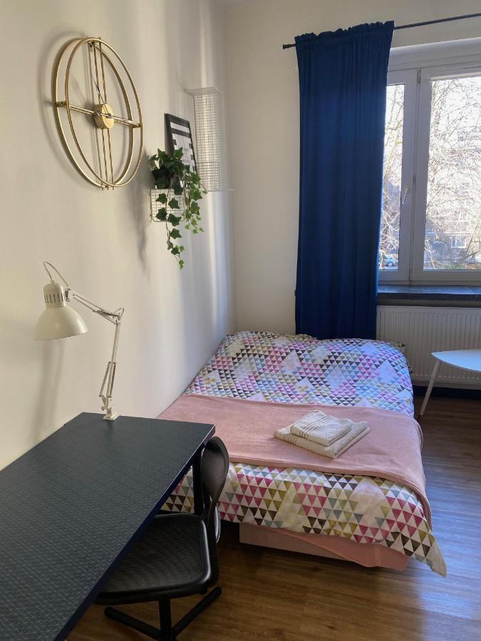 Przytulny I Nowoczesny Apartament Malgosi, 10 Min Pieszo Od Dworca I Galerii คาโตวีตเซ ภายนอก รูปภาพ